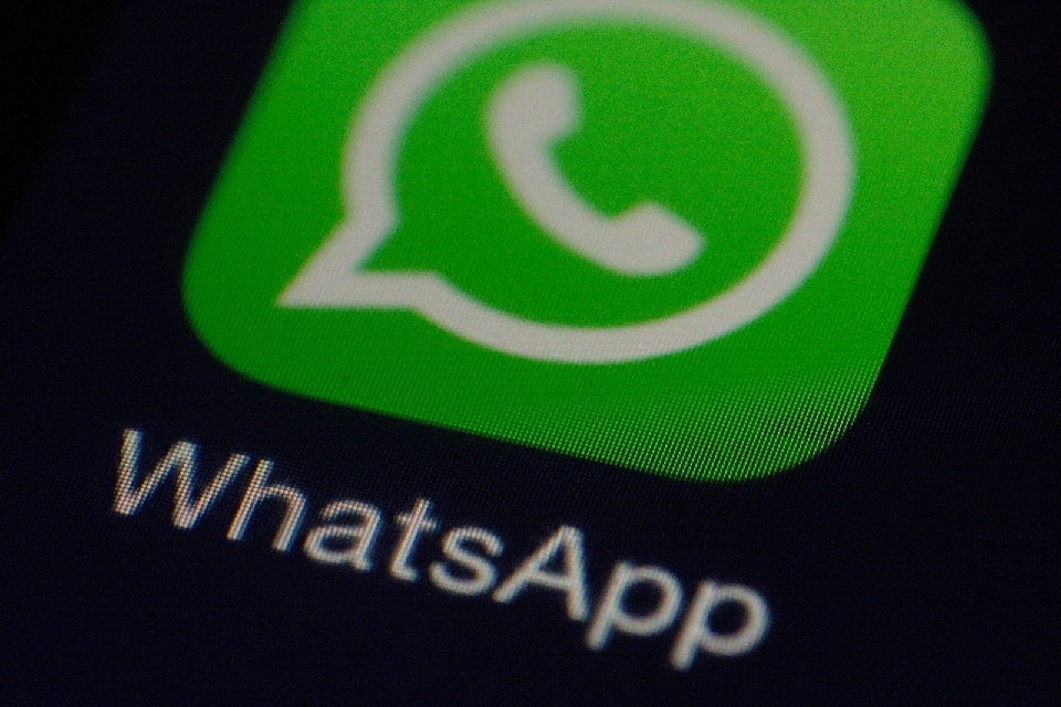 You are currently viewing Idec quer impedir envio de dados do WhatsApp ao Facebook no Brasil