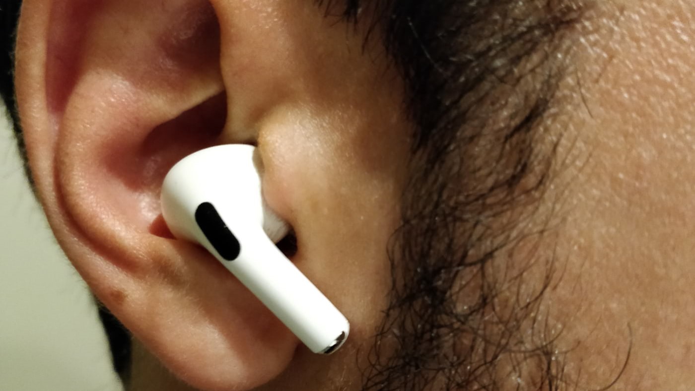 You are currently viewing Se você tem AirPods Pro e eles caem do seu ouvido, tente isso