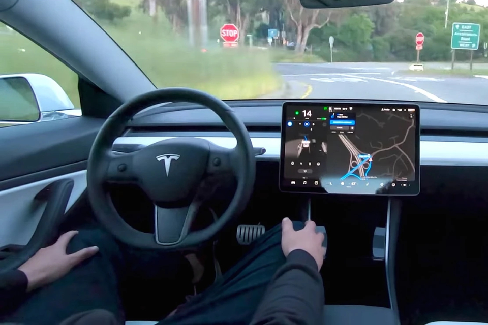 You are currently viewing Tesla terá assinatura de software de direção autônoma em 2021