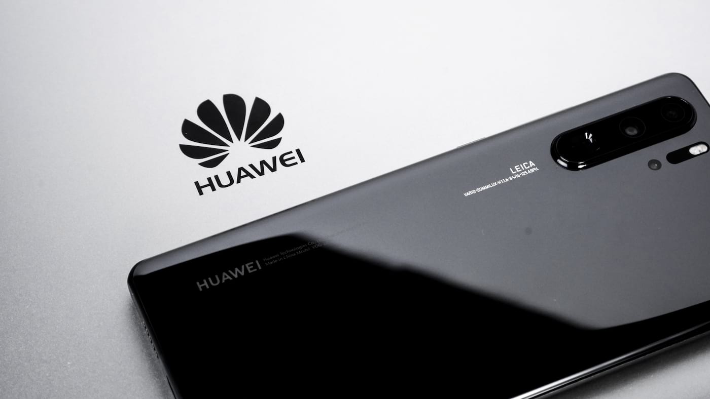 You are currently viewing Huawei e ZTE são banidas em definitivo dos EUA após Biden sancionar lei