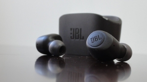 Read more about the article JBL Wave 100, fone de ouvido TWS, é um bom custo-benefício? [Review]