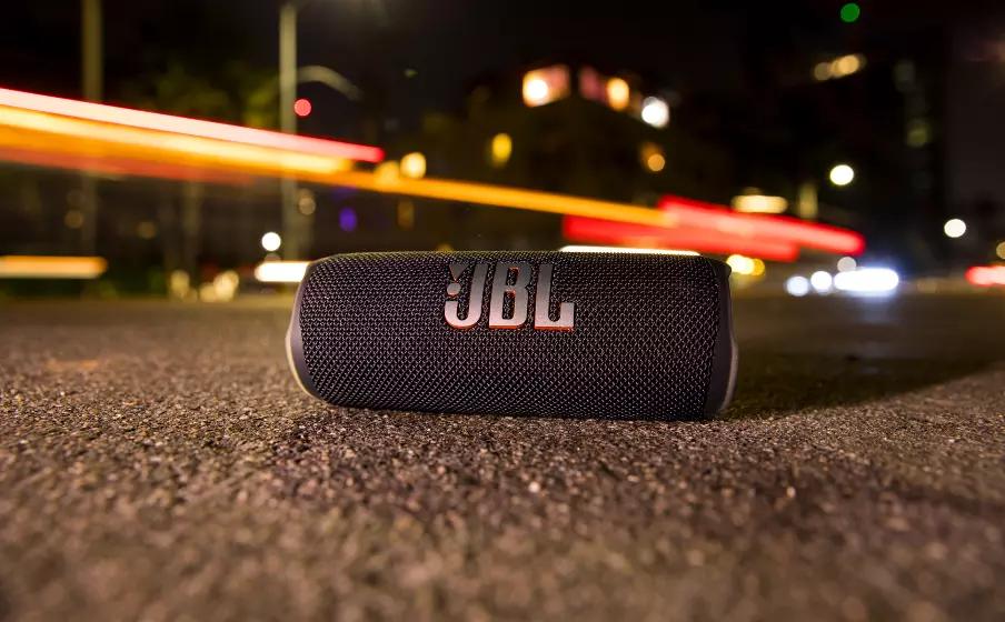 You are currently viewing JBL Flip 6: Caixa de som é lançada com bateria de até 12 horas