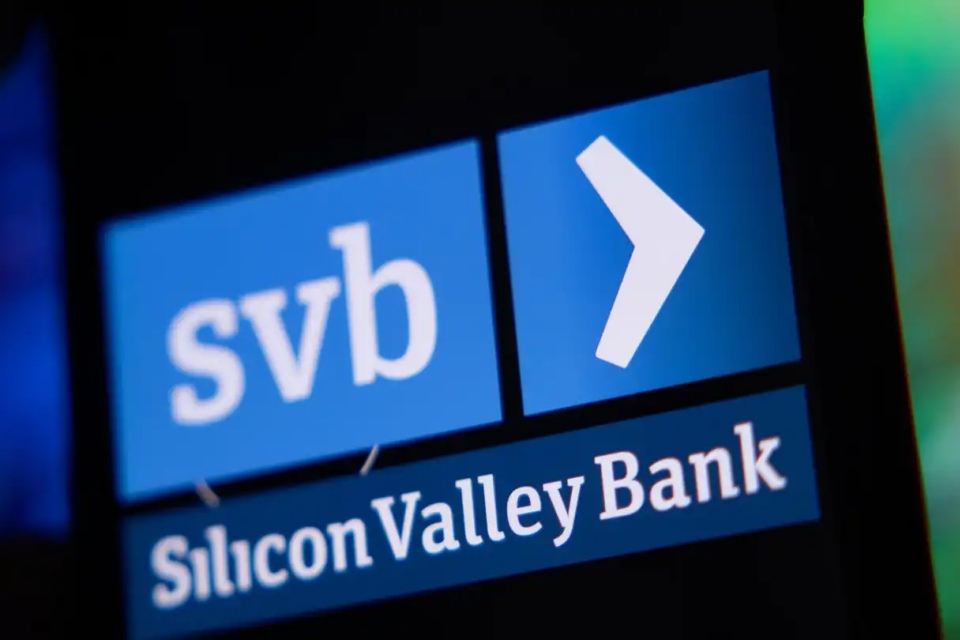 Você está visualizando atualmente Silicon Valley Bank: entenda a falência do banco e seu impacto
